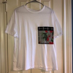 *BRAND NEW* white tee with floral pocket from Zara